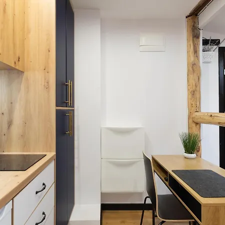 Bedthoven Lofts You! Self Check-in & Parking Διαμέρισμα Tychy