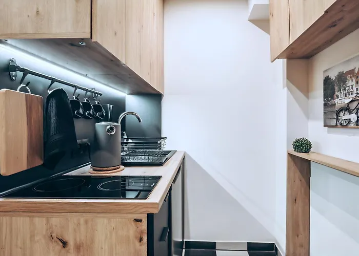 Апартаменты Bedthoven Lofts You! Self Check-in & Parking